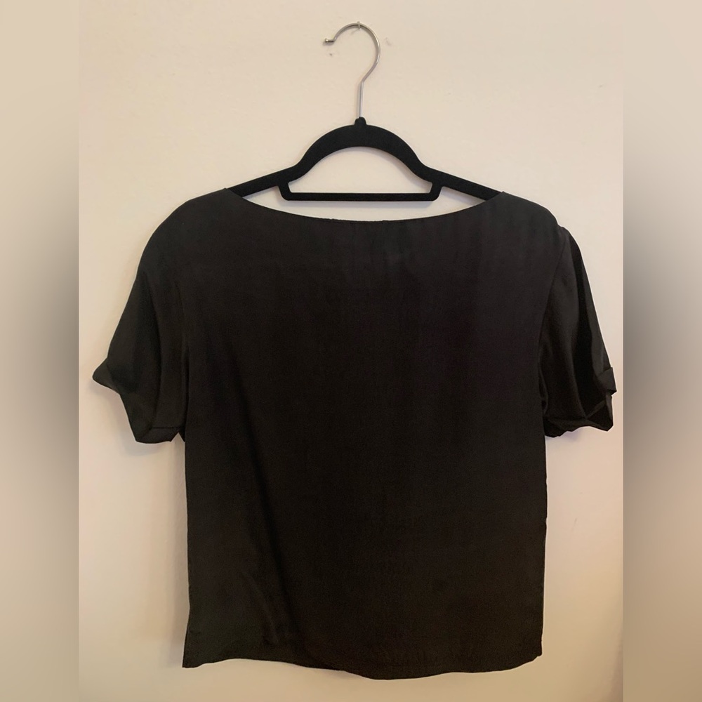 Theory Elegant Black Women's Top
Short Sleeve